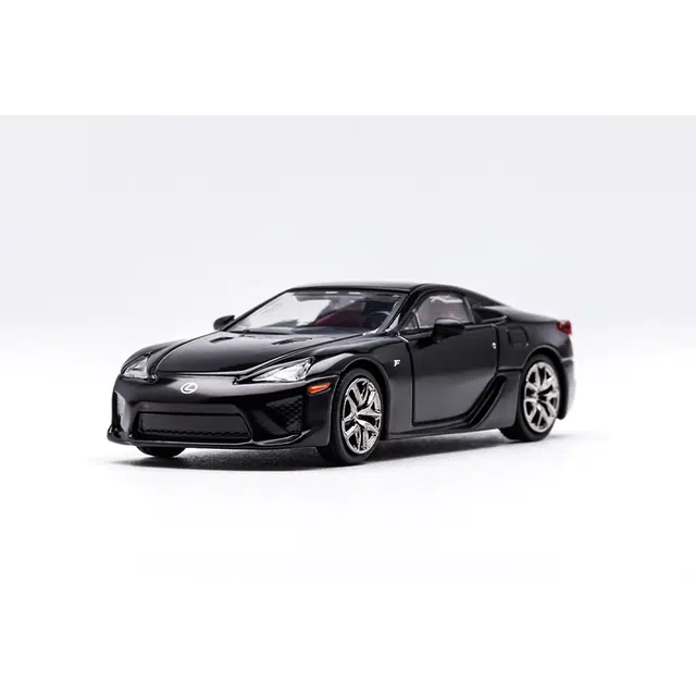 x Lexus LFA
