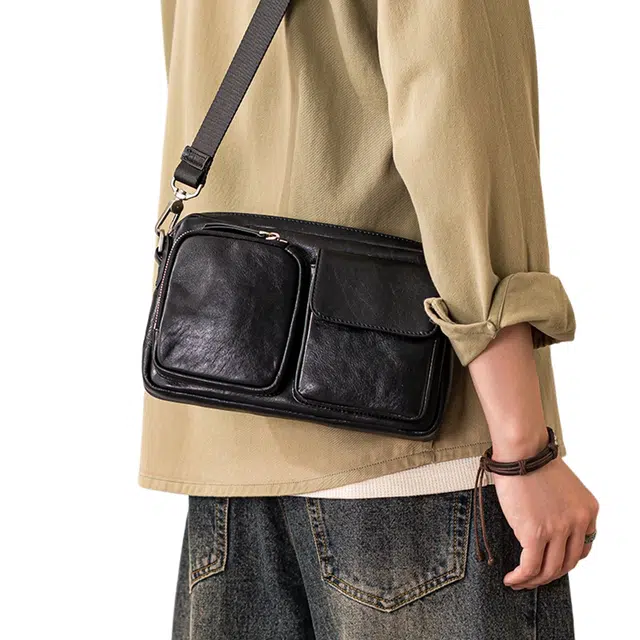 后步 小众设计通勤轻便骑行 牛皮 单肩包 中号 男女同款情侣款 黑色