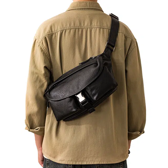 后步 复古高级感百搭简约个性通勤 牛皮 单肩斜挎包 男款 黑色