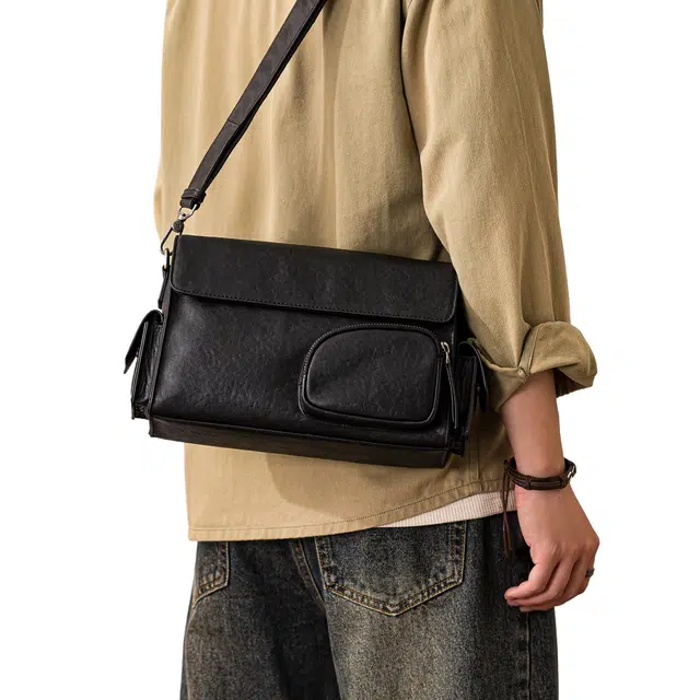 后步 小众百搭不撞款设计休闲高级感日常通勤 头层植鞣牛皮 单肩包 中号 男女同款情侣款 黑色