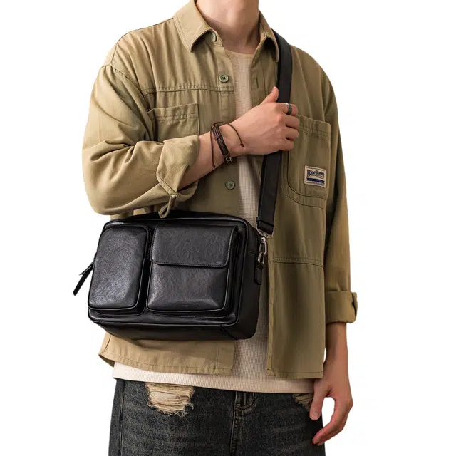 后步 小众原创高级感潮流时尚百搭背包 牛皮 斜挎包 中号 男款 黑色