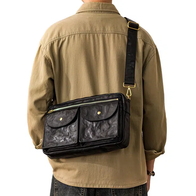 后步 小众原创设计通勤休闲中古潮流高级时尚百搭个性 头层牛皮 邮差包单肩斜挎包 男女同款情侣款 黑色