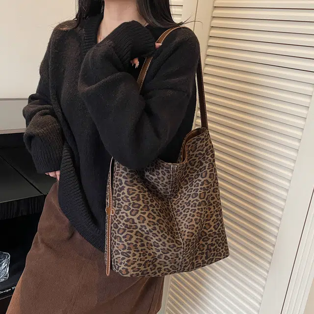 三只小鸭 小众设计豹纹简约休闲上班通勤 皮绒 单肩包 女款 绿色/米白色/棕色/咖啡色