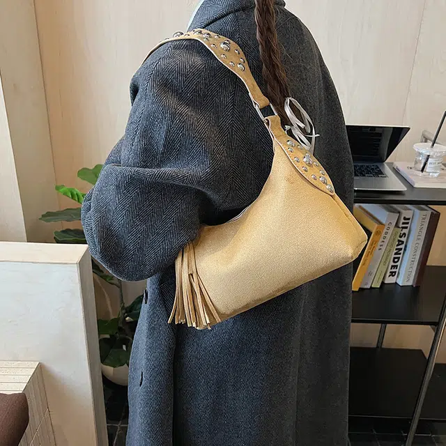 三只小鸭 韩版时尚高级感复古通勤百搭 麂皮绒 腋下包单肩包 女款 卡其色/绿色/咖色/黑色