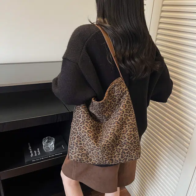 三只小鸭 小众设计豹纹简约休闲上班通勤 皮绒 单肩包 女款 绿色/米白色/棕色/咖啡色