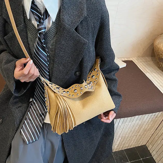 三只小鸭 韩版时尚高级感复古通勤百搭 麂皮绒 腋下包单肩包 女款 卡其色/绿色/咖色/黑色