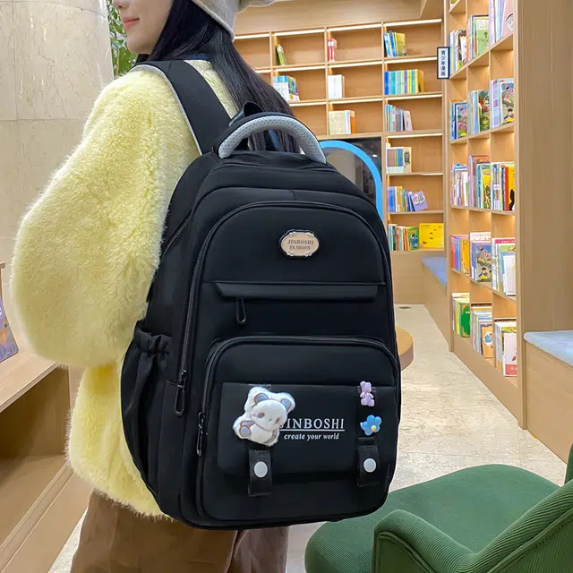 三只小鸭 时尚百搭书包大容量轻便校园风小学初中高中背包 尼龙 双肩包 女款 黑色/红色/紫色/白色/蓝色
