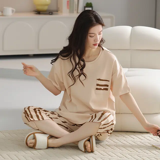 花季的故事 短袖七分裤韩版简约条纹短裤睡衣套装 女款 杏色