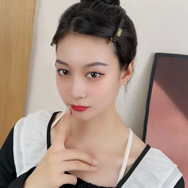 左欧 精致轻奢前额刘海夹简约休闲黑金字母侧边发夹无痕碎发 边夹 女款