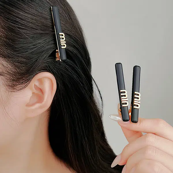 左欧 精致轻奢前额刘海夹简约休闲黑金字母侧边发夹无痕碎发 边夹 女款