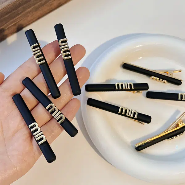 左欧 精致轻奢前额刘海夹简约休闲黑金字母侧边发夹无痕碎发 边夹 女款