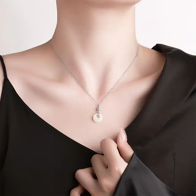 925