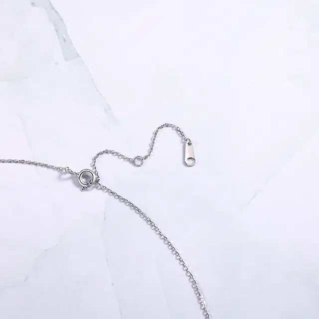 925