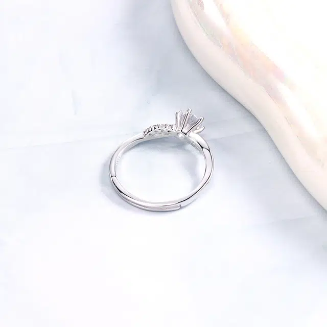 925