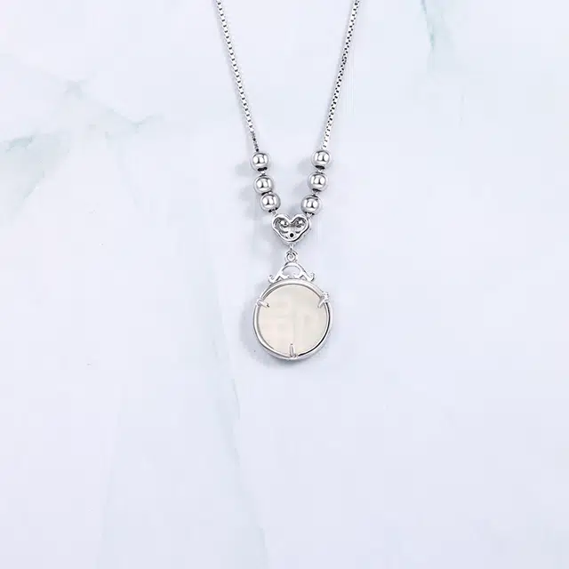 925