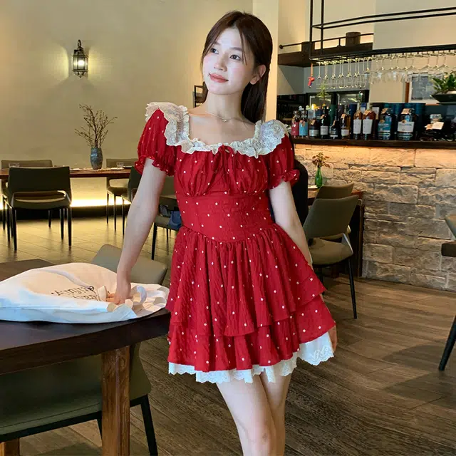 依钗 舒适通勤百搭简约休闲温柔风服饰短袖连衣裙 女款