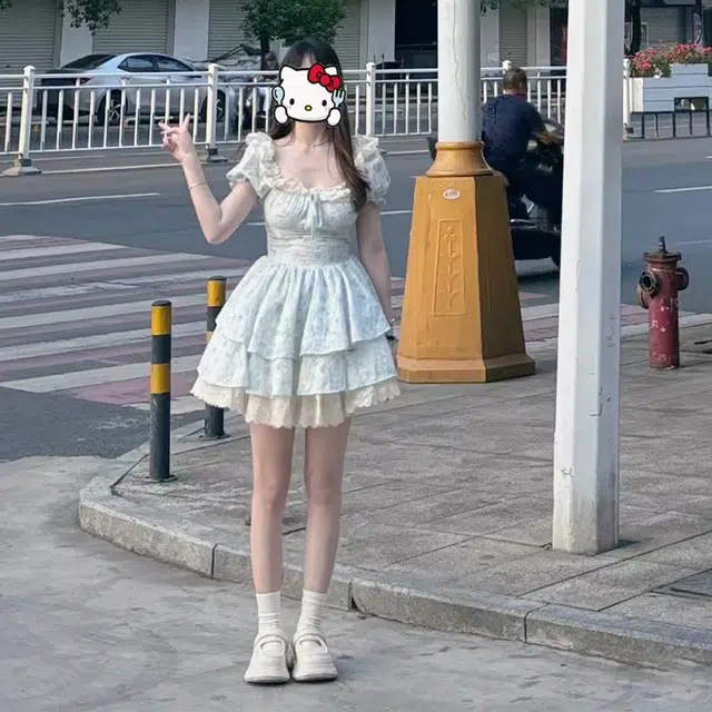 依钗 舒适通勤百搭简约休闲温柔风服饰短袖连衣裙 女款
