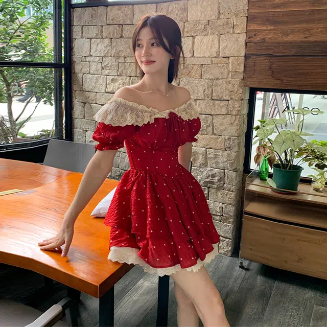 依钗 舒适通勤百搭简约休闲温柔风服饰短袖连衣裙 女款