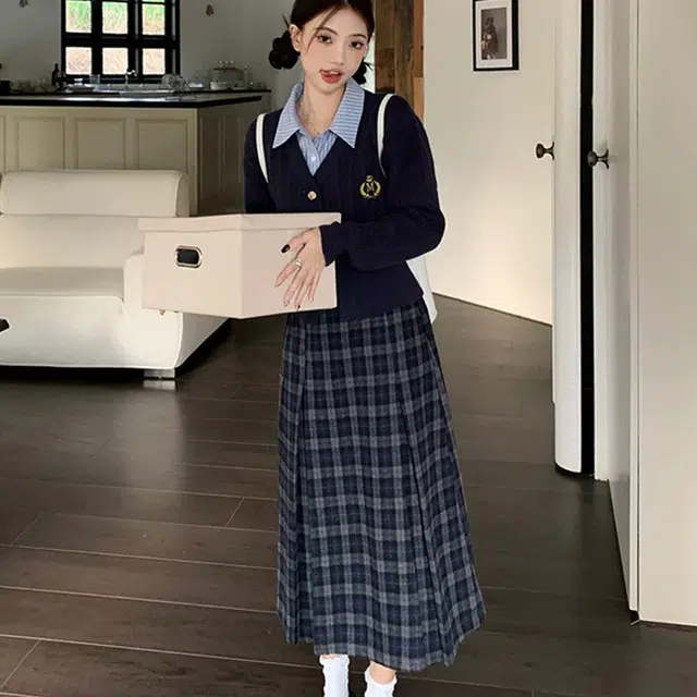 AINUOERMY A