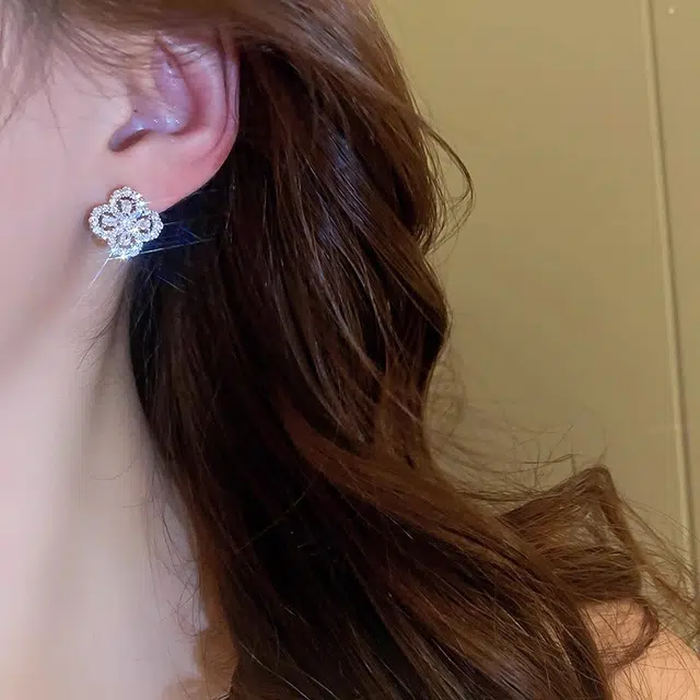 S925
