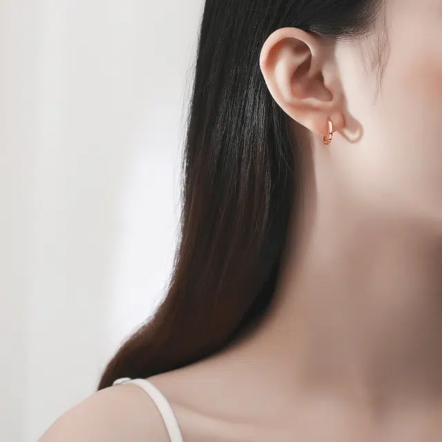 S925
