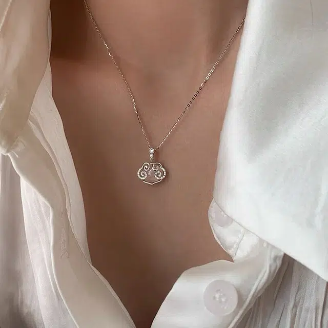 S925