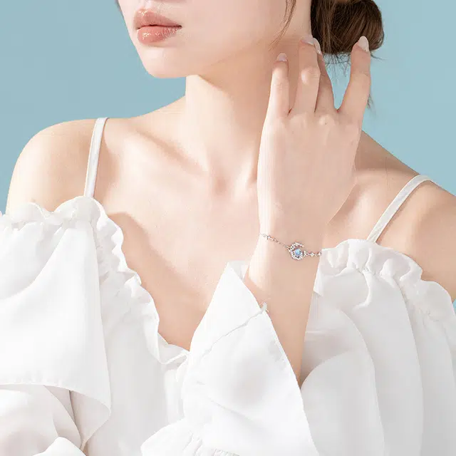 S925