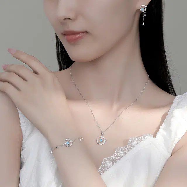 S925