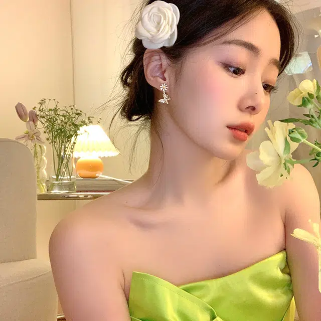 亲喜 春日蝴蝶雏菊花朵耳饰小清新设计感甜美优雅 锌合金 耳钉 女款