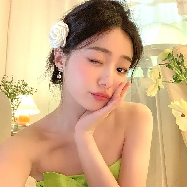 亲喜 春日蝴蝶雏菊花朵耳饰小清新设计感甜美优雅 锌合金 耳钉 女款