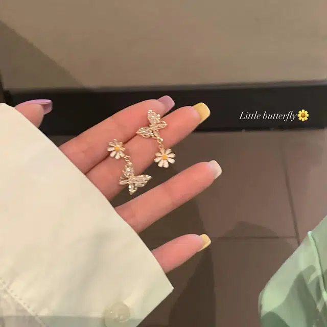 亲喜 春日蝴蝶雏菊花朵耳饰小清新设计感甜美优雅 锌合金 耳钉 女款