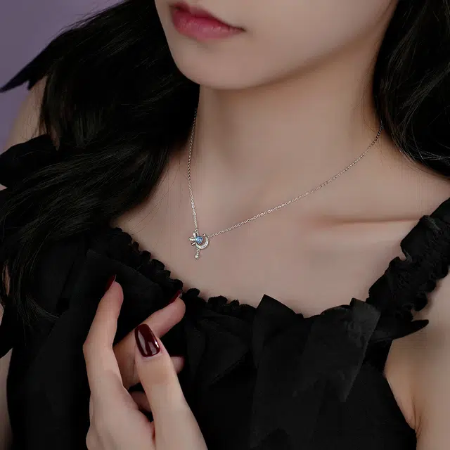 S925