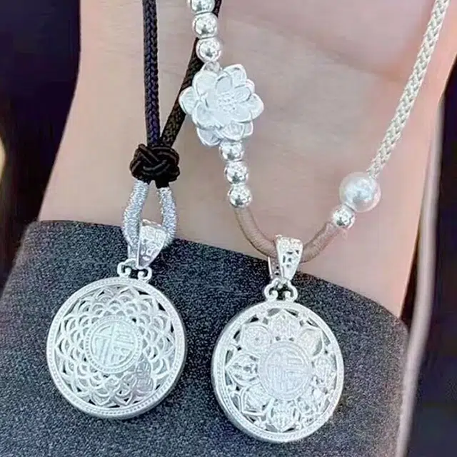 990