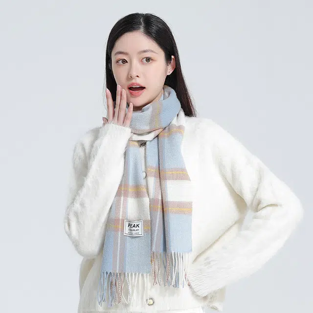 匹克 冬季防寒保暖多巴胺文艺小清新流苏披肩两用 羊仔毛 聚酯纤维 绒线围巾 男女同款情侣款 棕色/蔚蓝/粉色/米白