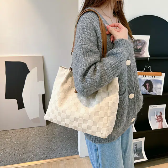 艾妮兔 时尚通勤单肩包流行大学生上课 帆布 帆布包单肩包 中号 女款 单色