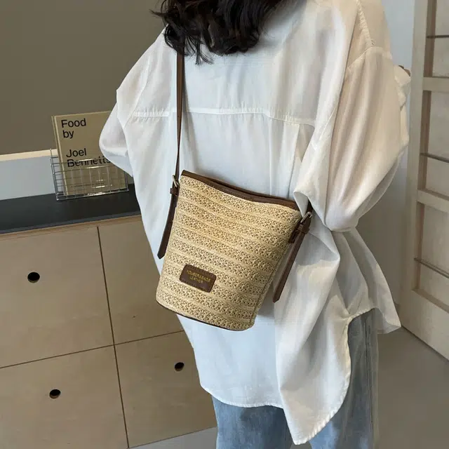 艾妮兔 休闲沙滩小众质感 草 单肩包 常规 女款 米色