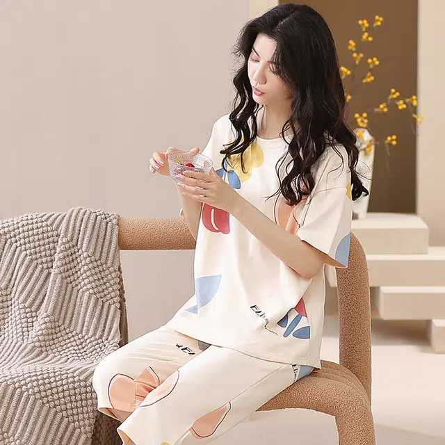 怀尔蔚 可外穿舒适薄款短袖上衣家居服七分裤睡衣套装 女款 图片色
