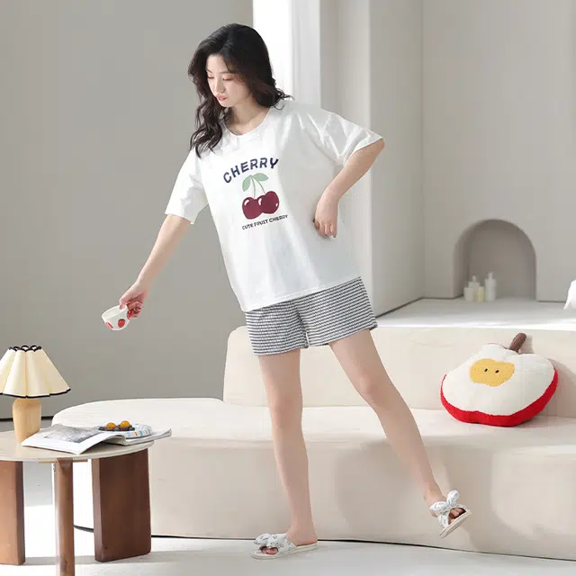 怀尔蔚 可外穿舒适短袖上衣家居服透气三分裤睡衣套装 女款 图片色