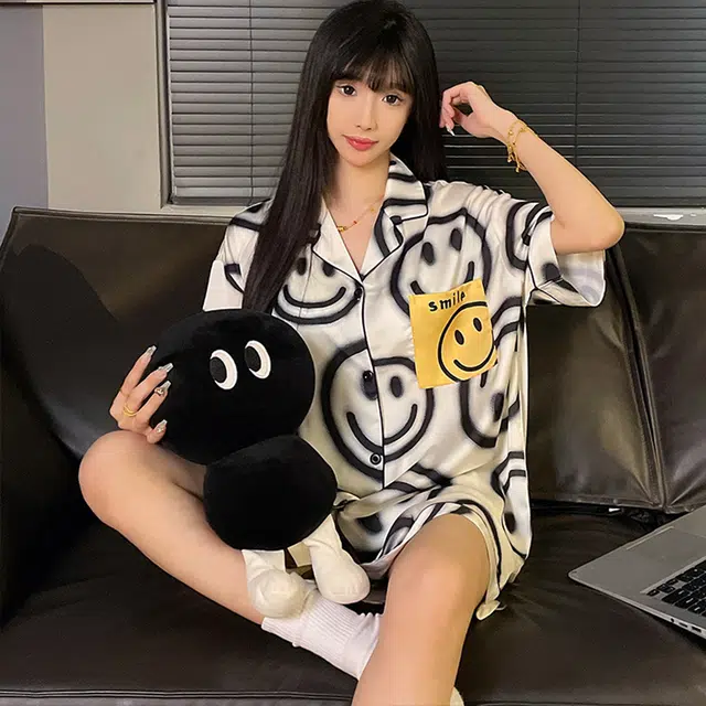 怀尔蔚 翻领单排扣笑脸印花上衣短袖宽松休闲短裤睡衣套装 女款 白色