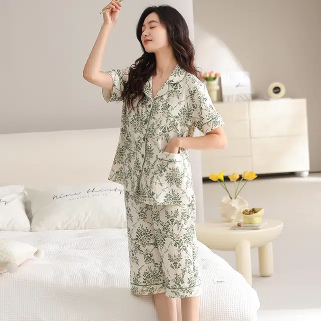 怀尔蔚 翻领短袖七分裤可外穿舒适睡衣套装 女款 图片色