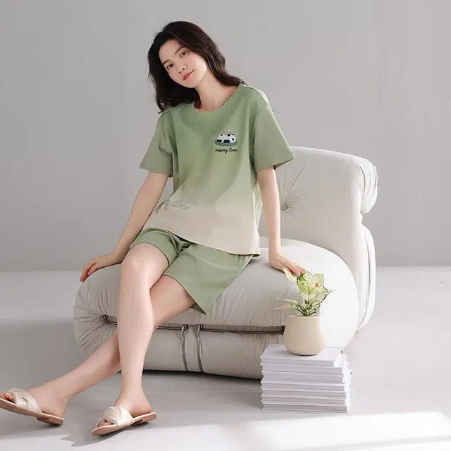 怀尔蔚 柔感带胸垫系列 舒适圆领透气短袖上衣家居服可外穿三分裤睡衣套装 女款 图片色