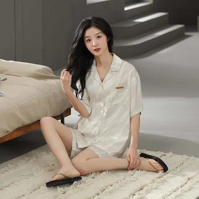 怀尔蔚 舒适翻领可外穿短袖三分裤睡衣套装 女款 图片色