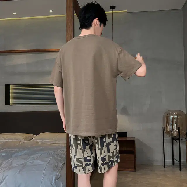 怀尔蔚 舒适圆领套头宽松休闲亲肤薄款透气短袖上衣松紧腰短裤睡衣套装 男款 棕色