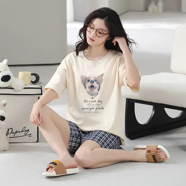 怀尔蔚 可外穿舒适薄款短袖上衣家居服格子三分裤睡衣套装 女款 图片色