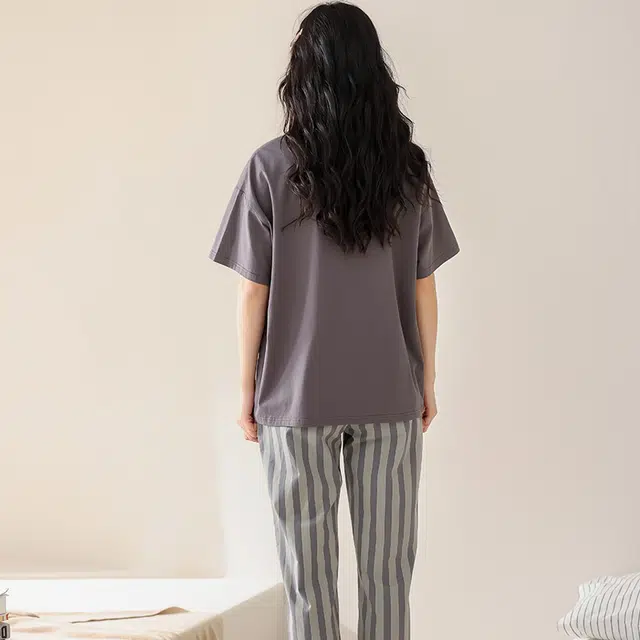 怀尔蔚 小狗印花圆领上衣条纹撞色长裤睡衣套装 女款 灰色
