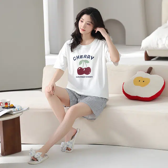 怀尔蔚 可外穿舒适短袖上衣家居服透气三分裤睡衣套装 女款 图片色