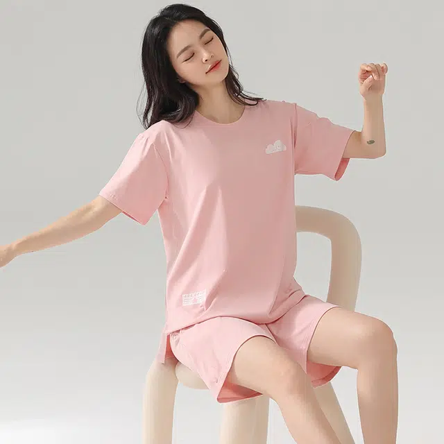 怀尔蔚 舒适透气圆领短袖上衣可外穿家居服三分裤睡衣套装 女款 图片色
