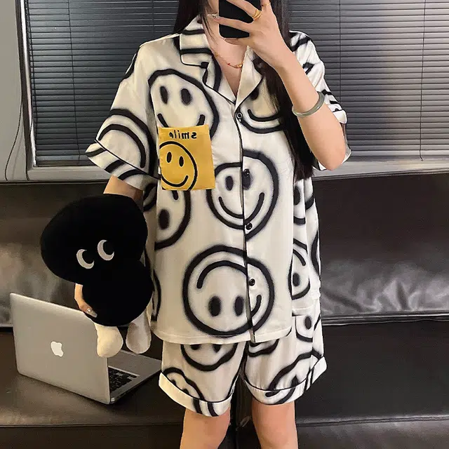 怀尔蔚 翻领单排扣笑脸印花上衣短袖宽松休闲短裤睡衣套装 女款 白色