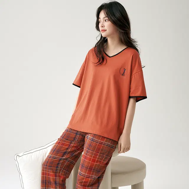 怀尔蔚 舒适透气休闲简约短袖长裤家居服睡衣套装 女款 图片色