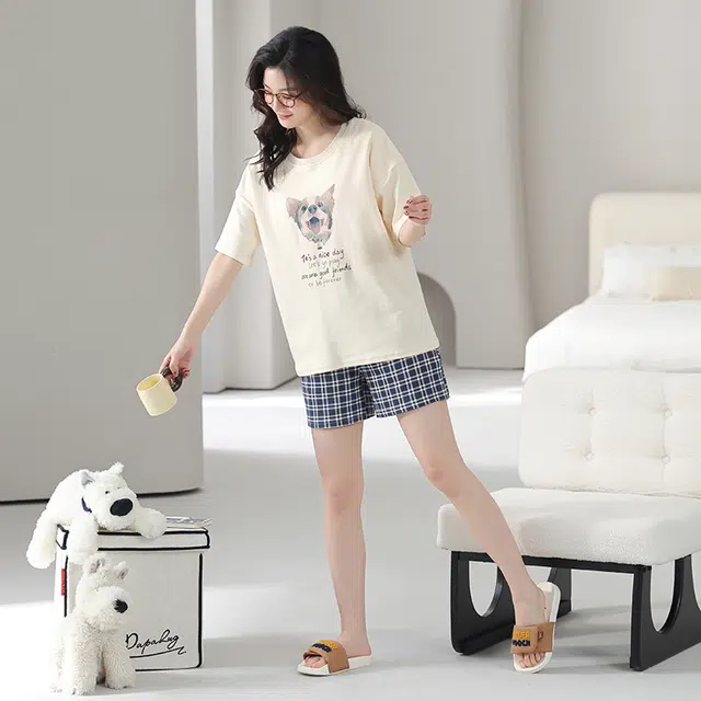 怀尔蔚 可外穿舒适薄款短袖上衣家居服格子三分裤睡衣套装 女款 图片色
